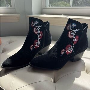 Carlos by Carlos Santana Black Embroidered Heeled Boots